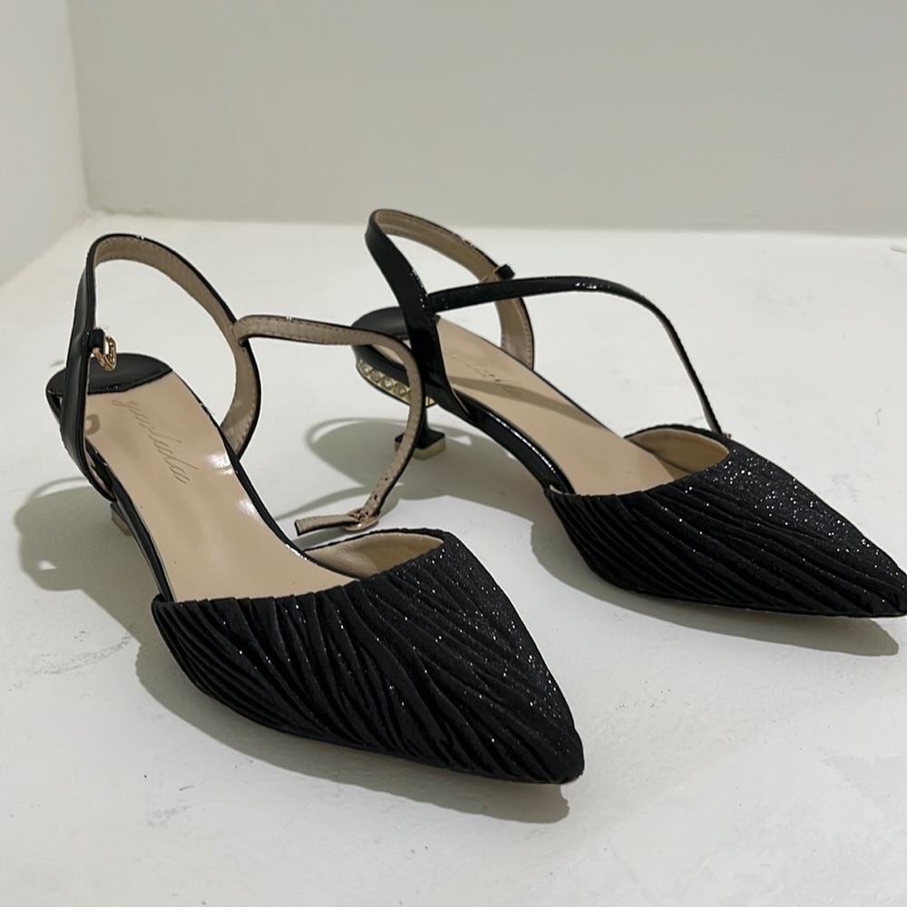Heels alert!